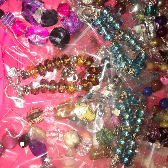 πMystery Bracelet Box 6/$10π - Picture 3 of 8